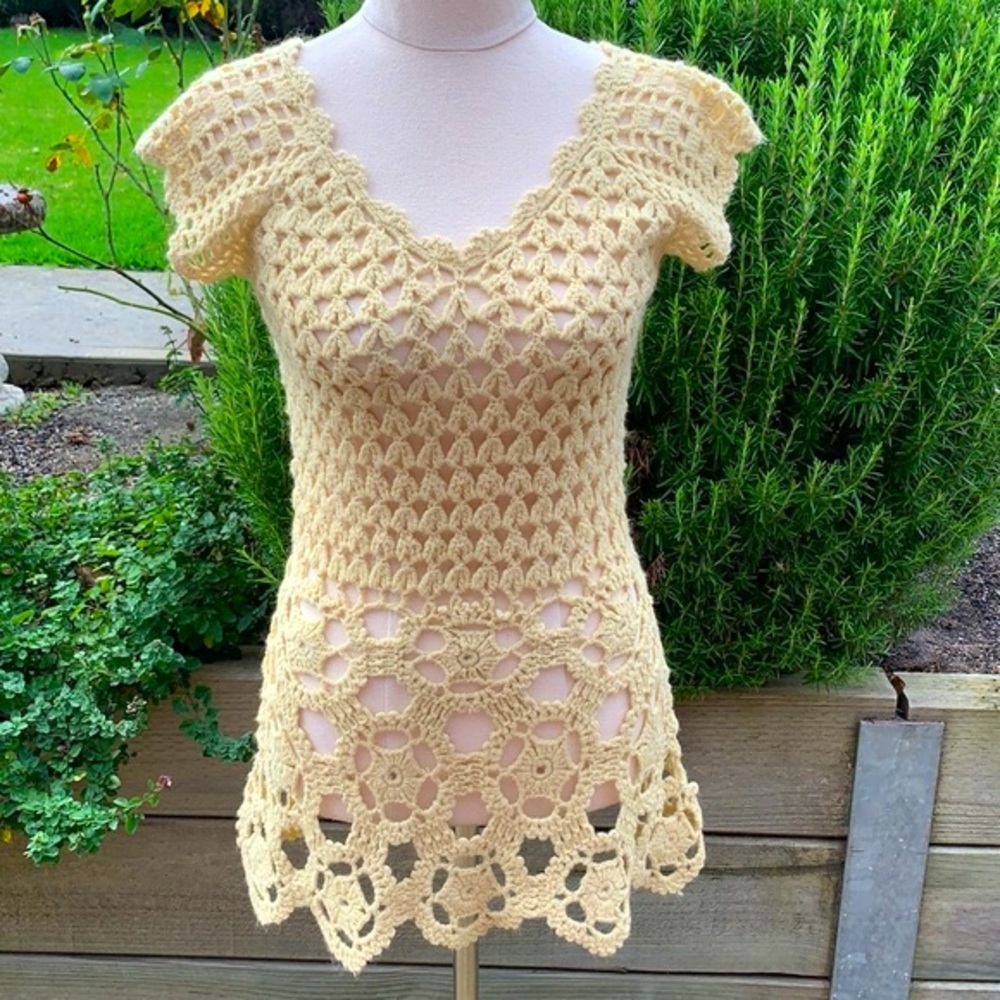 ASPARAGUS AUSTRALIA | Crochet top in cream - Picture 1 of 6